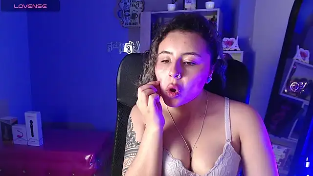 Snapshot of celeste_blue69 chatting on March 11, 2025, 6:32 am celeste blue69 online show from March 11, 2025, 6:32 am