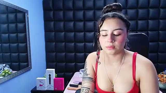 Snapshot of celeste_blue69 chatting on November 26, 2025, 3:29 am celeste blue69 online show from November 26, 2025, 3:29 am