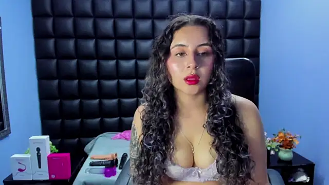 Snapshot of celeste_blue69 chatting on December 16, 2025, 3:44 am celeste blue69 online show from December 16, 2025, 3:44 am