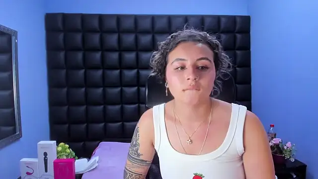 Snapshot of celeste_blue69 chatting on February 9, 2026, 2:48 am celeste blue69 online show from February 9, 2026, 2:48 am