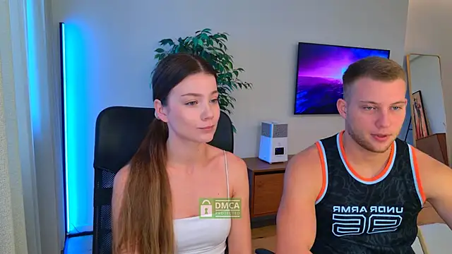 Snapshot of Jony_and_Jessica chatting on June 23, 2026, 4:32 am Jony and Jessica online show from June 23, 2026, 4:32 am