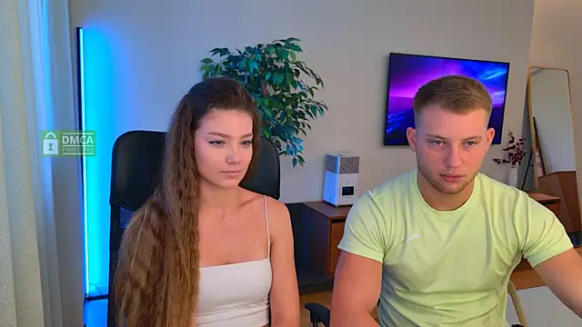 Snapshot of Jony_and_Jessica chatting on July 11, 2026, 4:04 am Jony and Jessica online show from July 11, 2026, 4:04 am