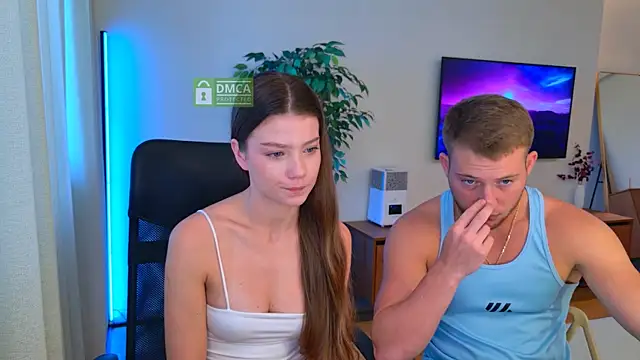Snapshot of Jony_and_Jessica chatting on July 21, 2026, 6:27 am Jony and Jessica online show from July 21, 2026, 6:27 am