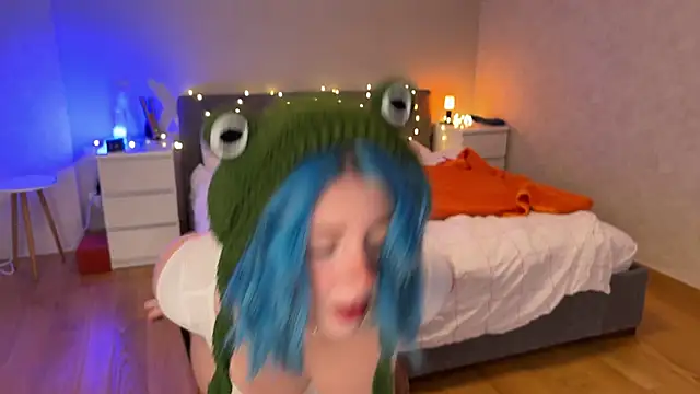  vixenp online show from December 9, 2024, 4:47 pm