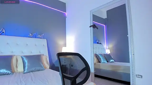 Melinahills online show from January 19, 2025, 7:37 pm