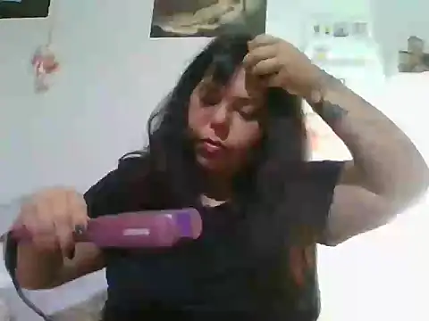 scarletttlove online show from June 13, 2026, 1:03 am