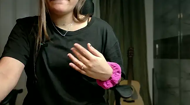 Snapshot of demieliss chatting on March 21, 2025, 6:51 pm demieliss online show from March 21, 2025, 6:51 pm