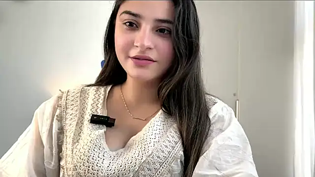 Snapshot of demieliss chatting on April 10, 2026, 9:25 am demieliss online show from April 10, 2026, 9:25 am