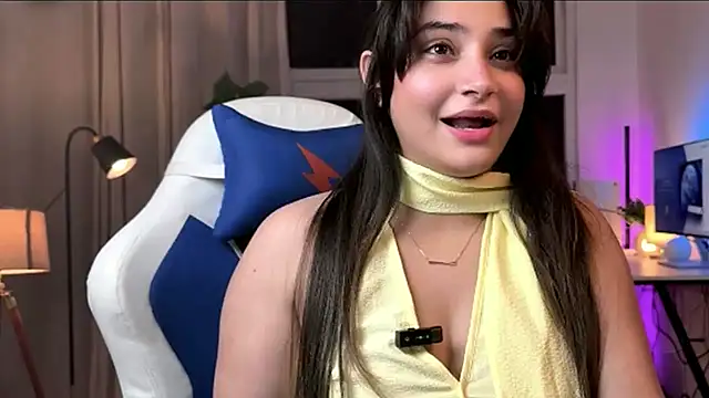 Snapshot of demieliss chatting on April 13, 2026, 7:08 pm demieliss online show from April 13, 2026, 7:08 pm