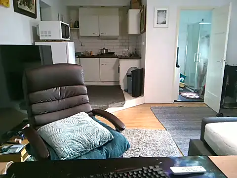 mihaimichael online show from September 13, 2025, 1:22 pm