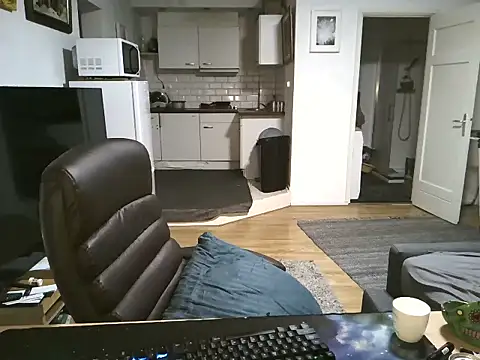 mihaimichael online show from September 20, 2025, 4:02 am