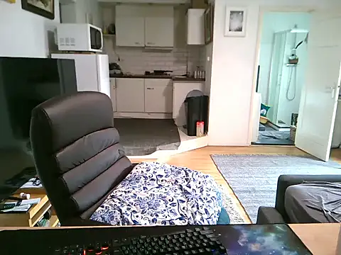 mihaimichael online show from September 21, 2025, 3:02 pm