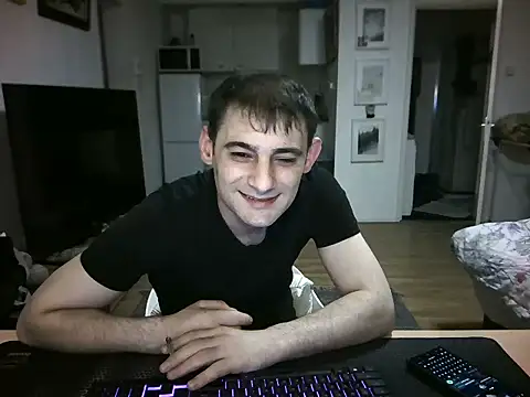 mihaimichael online show from April 11, 2026, 11:31 pm