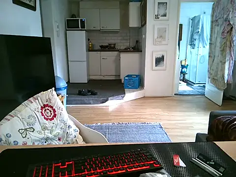 mihaimichael online show from May 6, 2026, 10:42 am