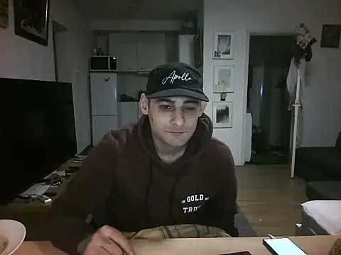 Snapshot of mihaimichael chatting on May 18, 2026, 11:54 pm mihaimichael online show from May 18, 2026, 11:54 pm