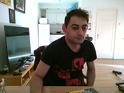 Snapshot of mihaimichael chatting on August 7, 2026, 6:26 am mihaimichael online show from August 7, 2026, 6:26 am