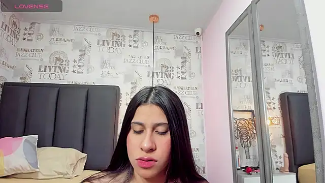 Snapshot of mileyerikson chatting on January 10, 2025, 12:36 pm mileyerikson online show from January 10, 2025, 12:36 pm