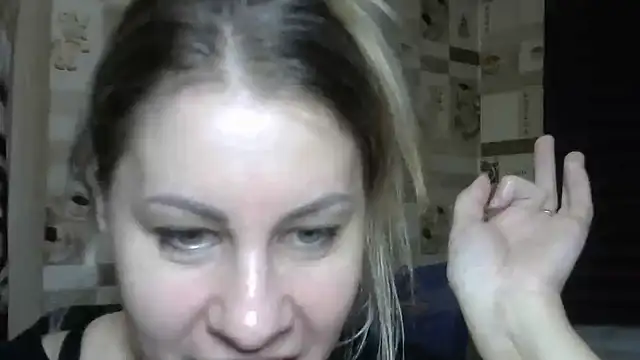 Snapshot of TherestlessKitty chatting on October 7, 2025, 11:57 pm TherestlessKitty online show from October 7, 2025, 11:57 pm