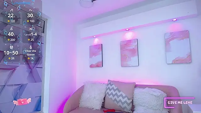 Snapshot of Tayzon_Foxxx chatting on February 3, 2025, 1:30 pm Tayzon Foxxx online show from February 3, 2025, 1:30 pm