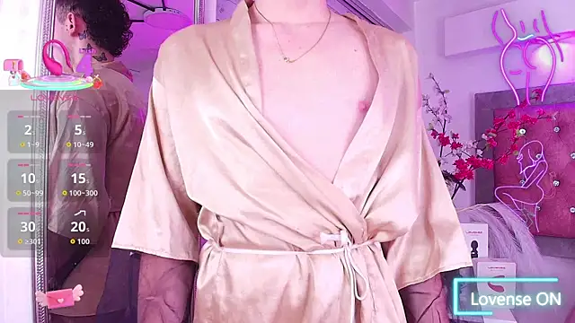 Snapshot of Tayzon_Foxxx chatting on September 9, 2025, 12:48 pm Tayzon Foxxx online show from September 9, 2025, 12:48 pm