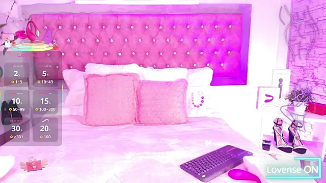 Snapshot of Tayzon_Foxxx chatting on September 16, 2025, 12:50 pm Tayzon Foxxx online show from September 16, 2025, 12:50 pm