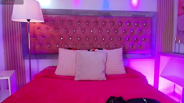 Tayzon Foxxx online show from June 30, 2026, 8:21 pm