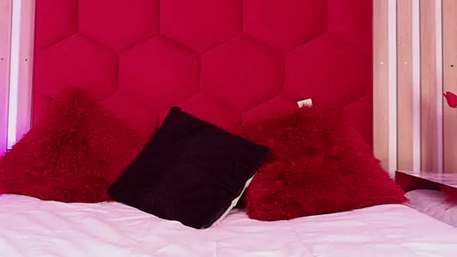 Tayzon Foxxx online show from July 17, 2026, 8:35 pm