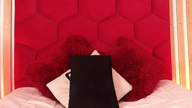 Tayzon Foxxx online show from July 18, 2026, 8:23 pm