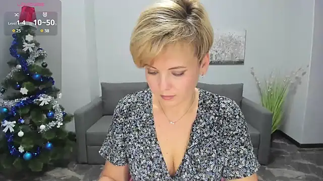 Snapshot of Julia_Wilsone chatting on December 22, 2024, 12:49 pm Julia Wilsone online show from December 22, 2024, 12:49 pm