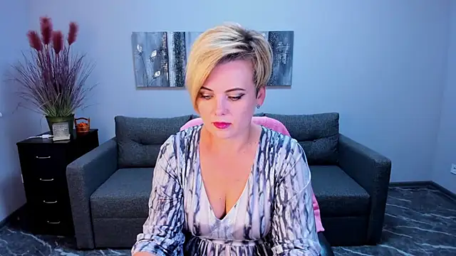 Snapshot of Julia_Wilsone chatting on September 13, 2025, 11:32 am Julia Wilsone online show from September 13, 2025, 11:32 am