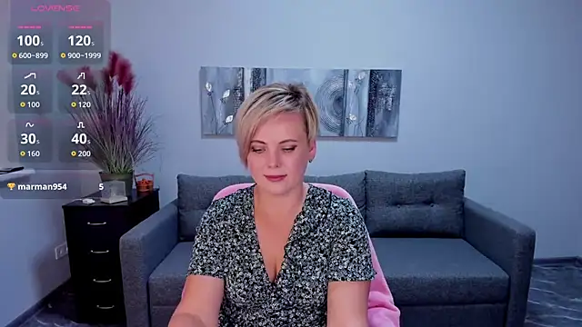 Snapshot of Julia_Wilsone chatting on October 21, 2025, 12:28 pm Julia Wilsone online show from October 21, 2025, 12:28 pm