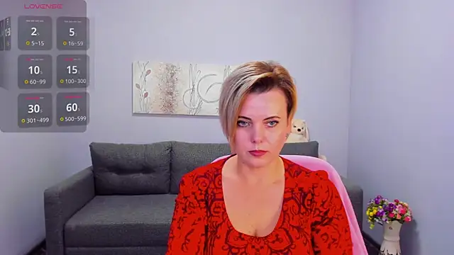 Snapshot of Julia_Wilsone chatting on November 6, 2025, 6:47 am Julia Wilsone online show from November 6, 2025, 6:47 am