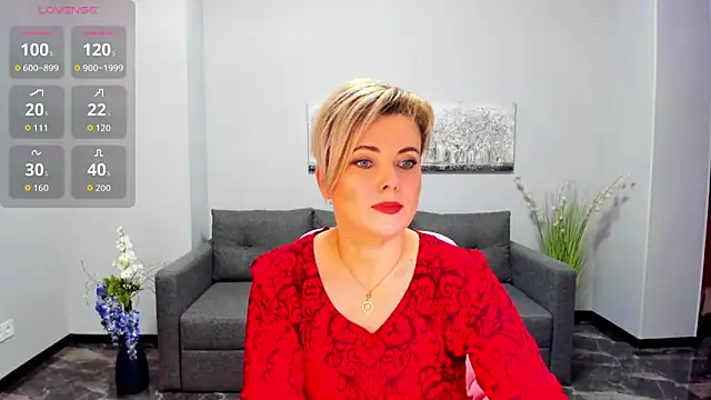 Snapshot of Julia_Wilsone chatting on November 30, 2025, 7:23 am Julia Wilsone online show from November 30, 2025, 7:23 am