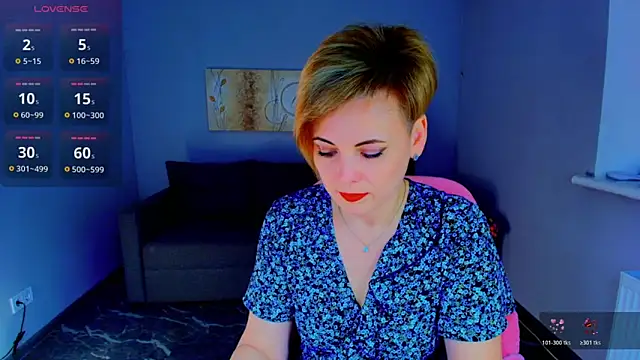 Julia Wilsone online show from March 12, 2026, 1:06 pm