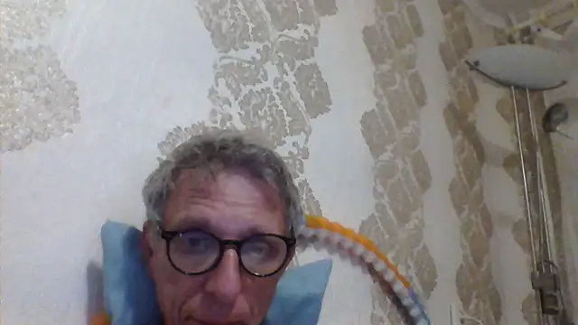 BobbyXRoyal online show from August 6, 2026, 7:16 pm