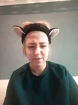 Snapshot of Gussie_Bridie chatting on December 19, 2024, 10:24 am Gussie Bridie online show from December 19, 2024, 10:24 am