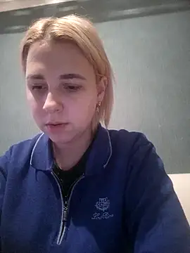 Snapshot of Gussie_Bridie chatting on February 8, 2025, 2:38 pm Gussie Bridie online show from February 8, 2025, 2:38 pm