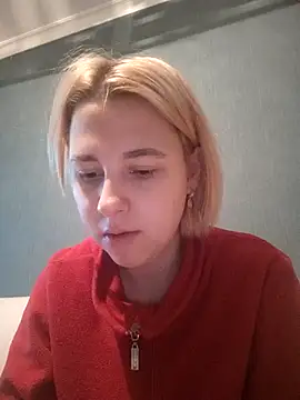 Snapshot of Gussie_Bridie chatting on February 12, 2025, 2:32 pm Gussie Bridie online show from February 12, 2025, 2:32 pm