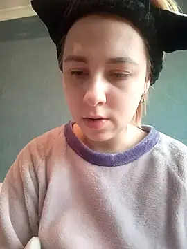 Snapshot of Gussie_Bridie chatting on March 2, 2025, 6:16 am Gussie Bridie online show from March 2, 2025, 6:16 am