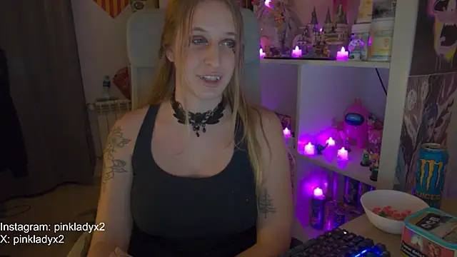 Pinkyladyxxx online show from November 2, 2025, 8:00 pm
