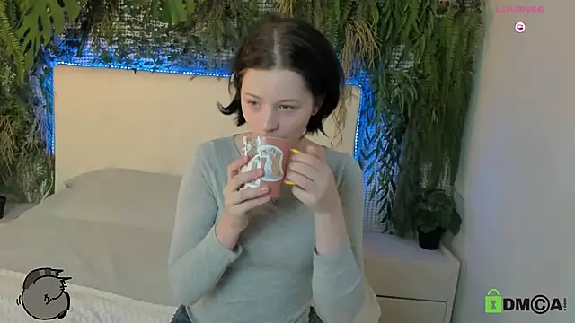 Alina Mills online show from March 3, 2025, 3:42 pm