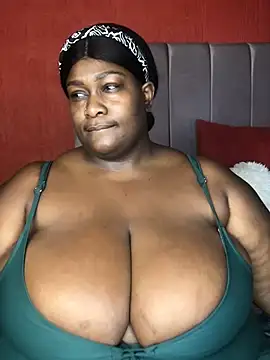 Snapshot of bustytitsxxx chatting on December 6, 2024, 12:16 pm bustytitsxxx online show from December 6, 2024, 12:16 pm