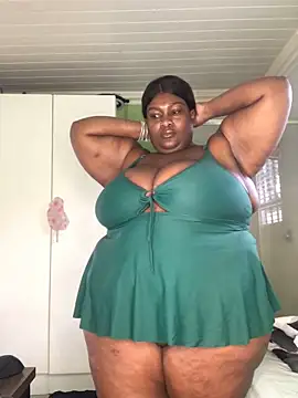 Snapshot of bustytitsxxx chatting on December 15, 2024, 4:40 am bustytitsxxx online show from December 15, 2024, 4:40 am