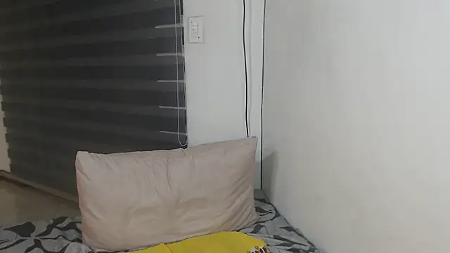 Snapshot of bustytitsxxx chatting on March 17, 2025, 5:27 pm bustytitsxxx online show from March 17, 2025, 5:27 pm