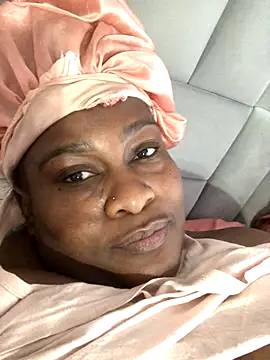 Snapshot of bustytitsxxx chatting on October 27, 2025, 5:55 am bustytitsxxx online show from October 27, 2025, 5:55 am