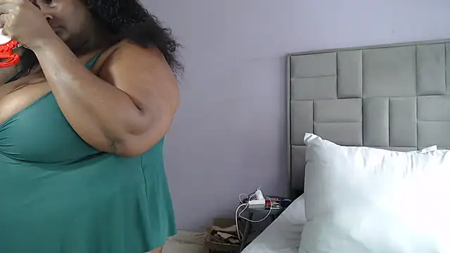 Snapshot of bustytitsxxx chatting on November 24, 2025, 9:20 am bustytitsxxx online show from November 24, 2025, 9:20 am