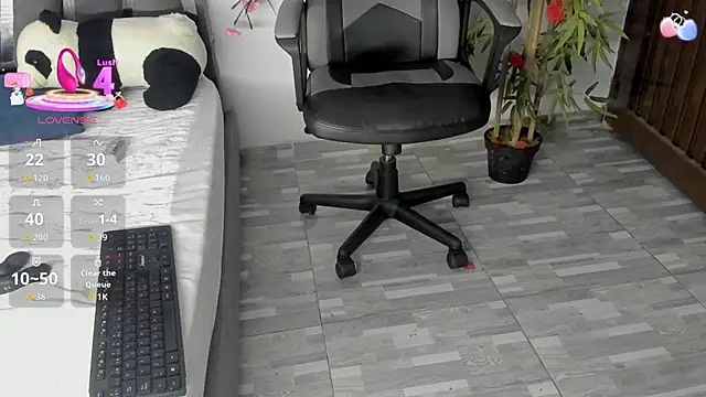 Black Rose2 online show from October 1, 2025, 11:38 am