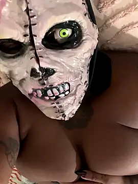 Snapshot of Goddess_Nafeesha chatting on November 1, 2025, 8:44 pm Goddess Nafeesha online show from November 1, 2025, 8:44 pm