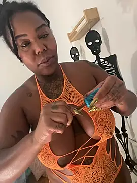 Snapshot of Goddess_Nafeesha chatting on January 8, 2026, 10:01 pm Goddess Nafeesha online show from January 8, 2026, 10:01 pm