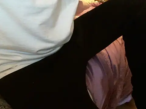 Snapshot of bravo23toro chatting on February 14, 2026, 9:50 am bravo23toro online show from February 14, 2026, 9:50 am